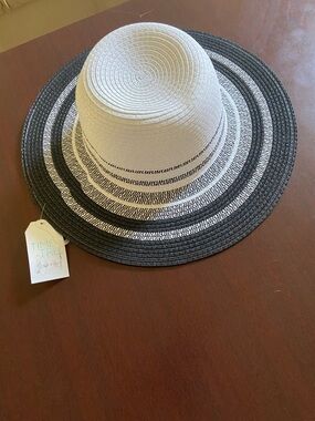 Time and Tru Black and White Striped Wide-Brim Sun Hat